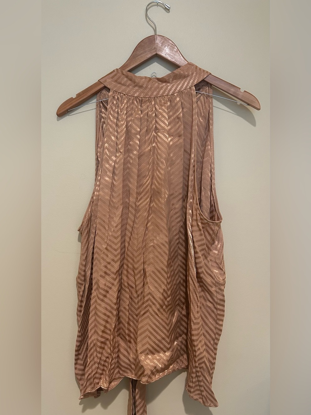 Sleeveless Metallic Chevron Halter Top - Rose Gold Shimmer Size XL/XXL